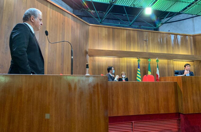  Danys Queiroz critica Governo em sessão Solene na ALEPI