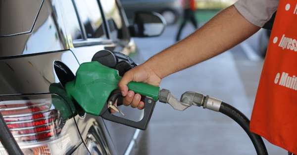  Petrobras reduz preço da gasolina nessa sexta-feira