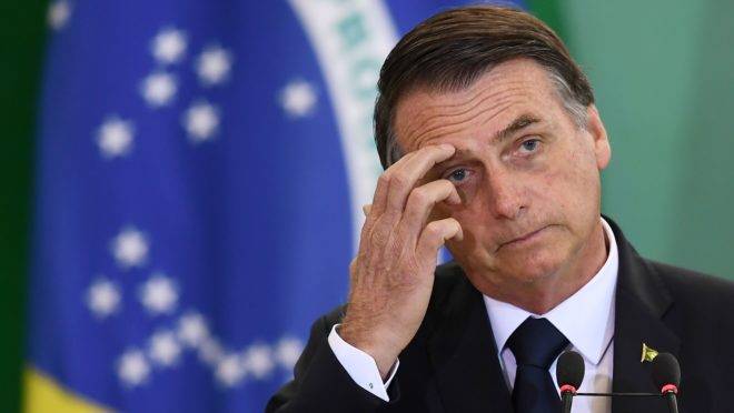  Bolsonaro anunciará prorrogação do auxílio na Terça-feira