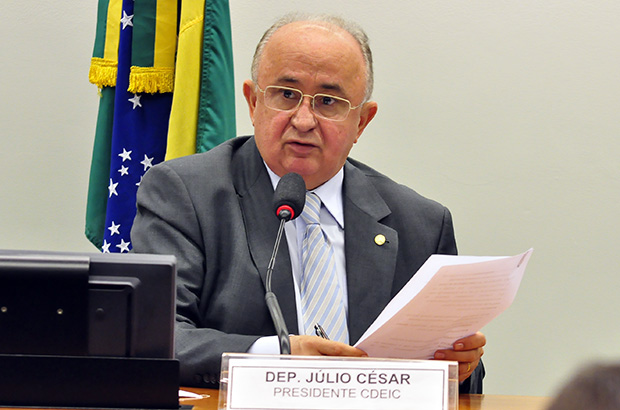  Júlio César defende recursos para municípios em seminário internacional