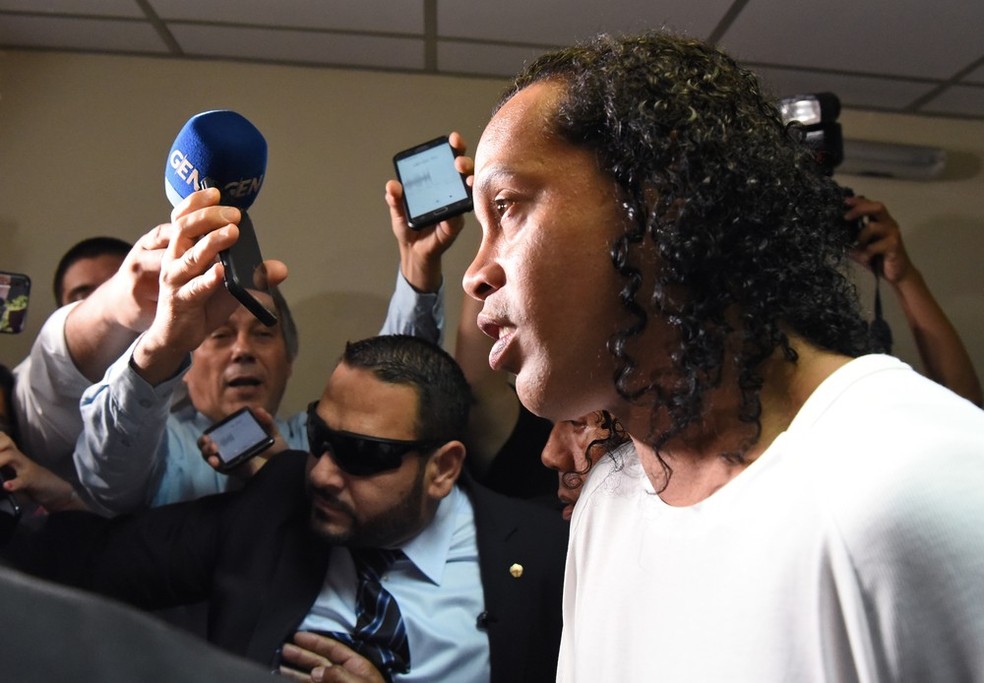 Ronaldinho Gaúcho foi solto no Paraguai e pode retornar ao Brasil