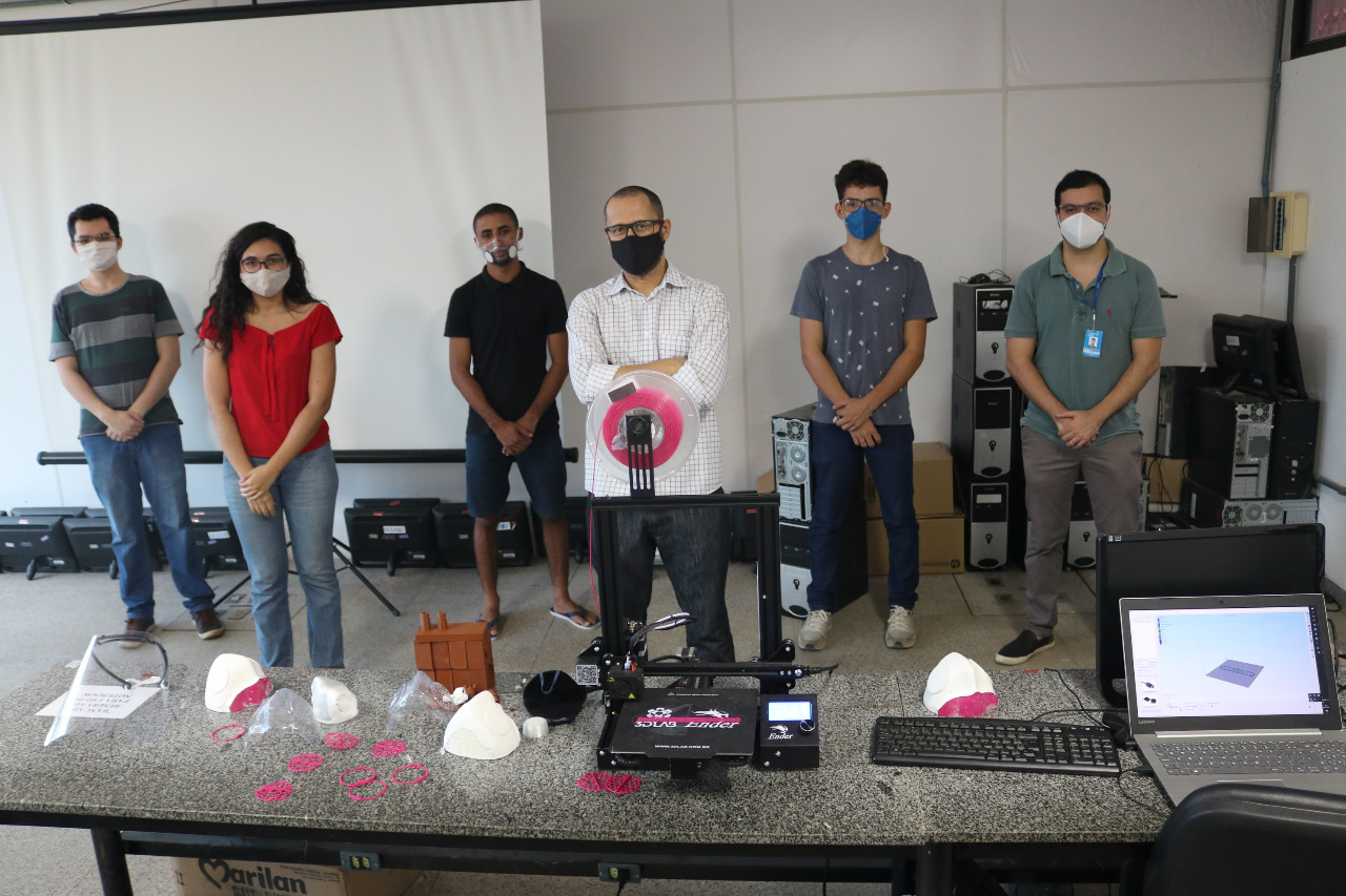 UFPI desenvolve máscaras transparentes que permitem leitura labial