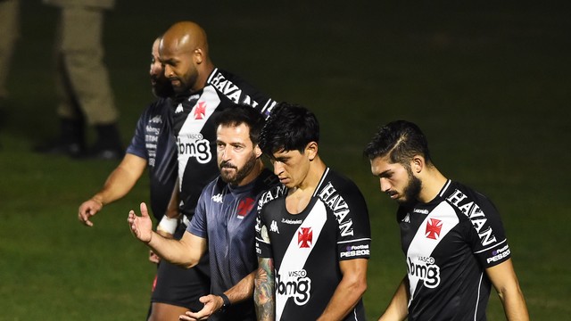  Cano garante e Vasco vence o Athletico-PR em São Januário