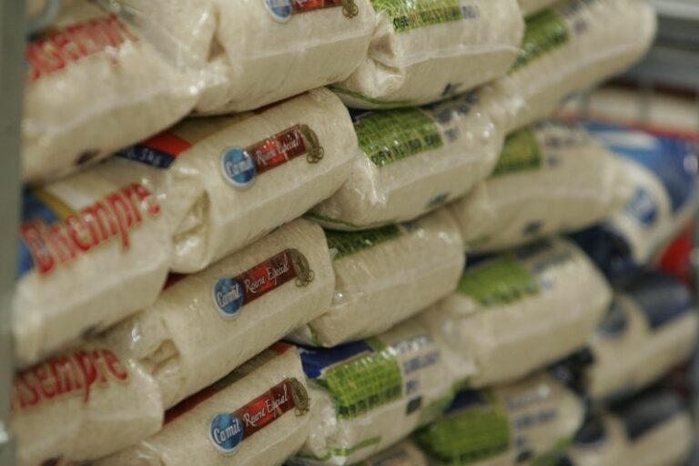  Governo cria cota para importação de arroz sem imposto