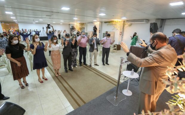 Governador participa de culto pelos 198 anos do Piauí