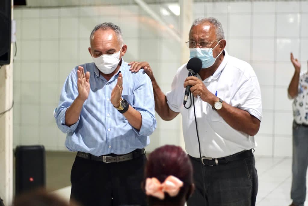 Ao lado do Deputado Santana e do candidato a vereador Zé Nito, Dr. Pessoa afirma que irá valorizar os professores