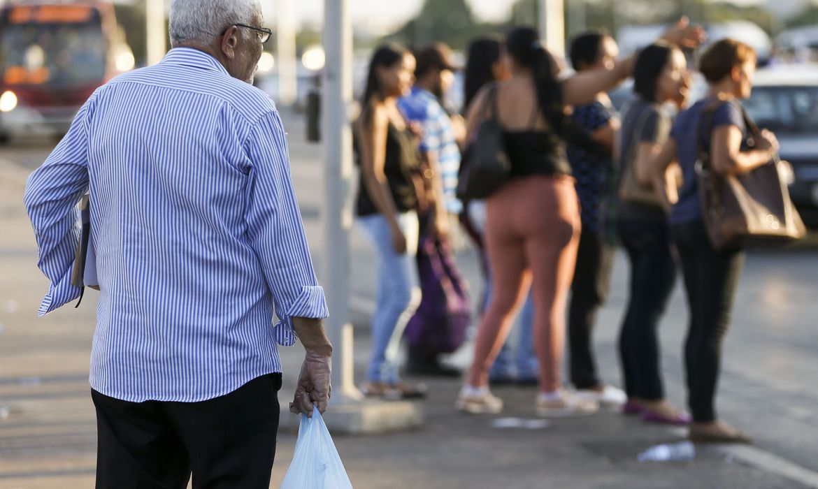 População idosa do Piauí é a que menos utiliza internet no país