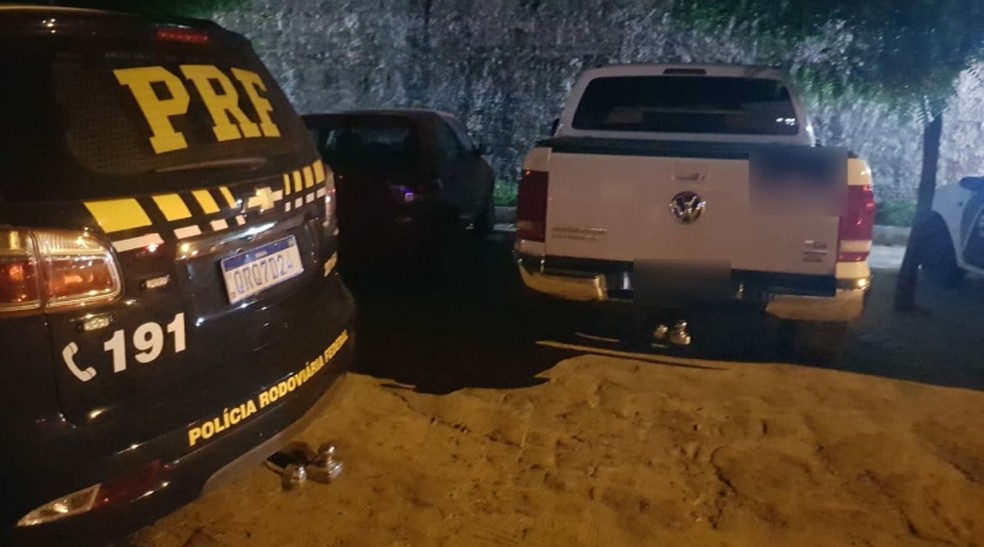 PRF apreende 23.800 reais em carro de irmão de candidato em Picos