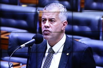  Câmara aprova prorrogação de contratos de servidores do Incra