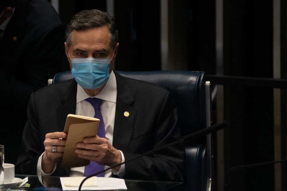 Barroso diz que voto impresso seria retrocesso “como comprar videocassete”