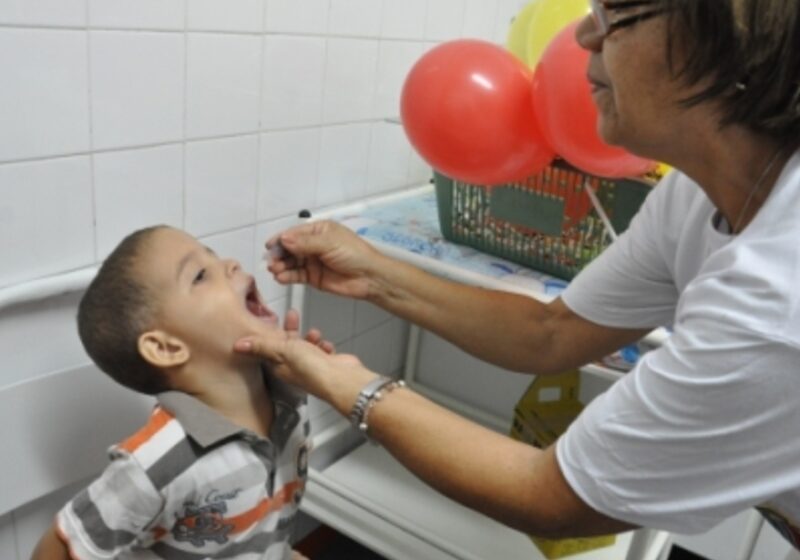  Campanha de vacinação contra a paralisia infantil encerra amanhã (15)