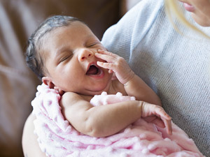  Salário e licença-maternidade devem considerar alta hospitalar do bebê