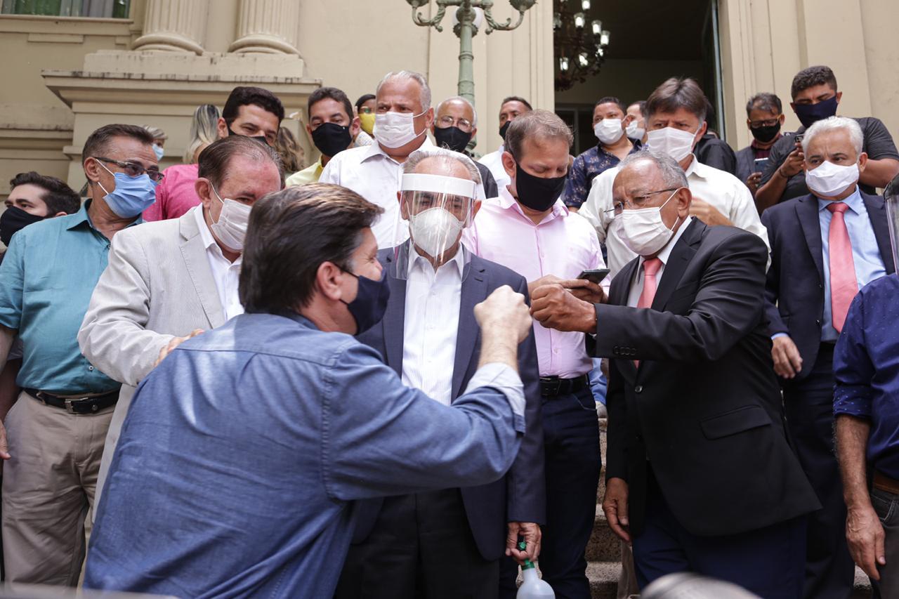 Rodrigo Maia e Baleia Rossi visitam Doutor Pessoa