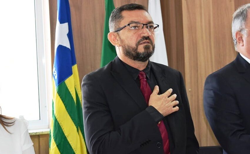  Walmir Lima encerra gestão devendo salários de servidores de Picos