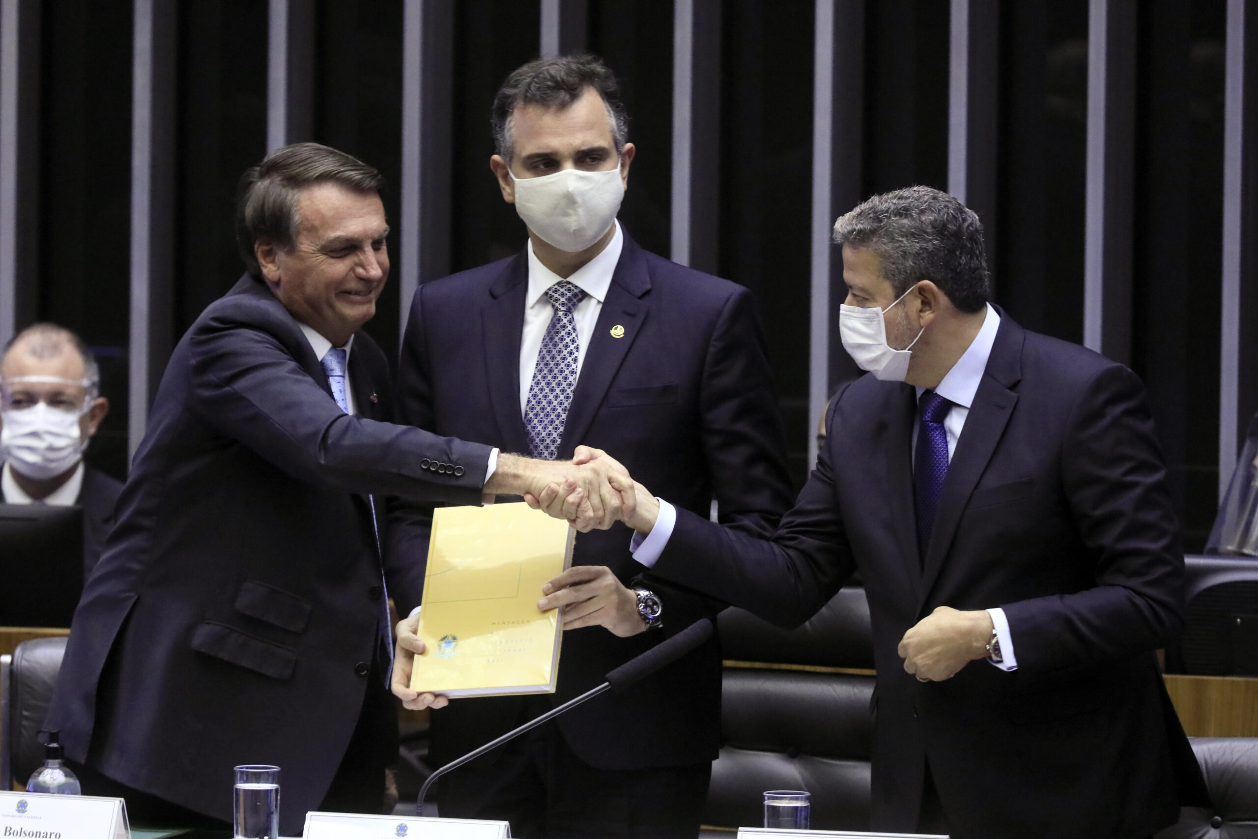 Autonomia do Banco Central, pré-sal e pena maior por abuso de menores são prioridades do governo na Câmara e no Senado