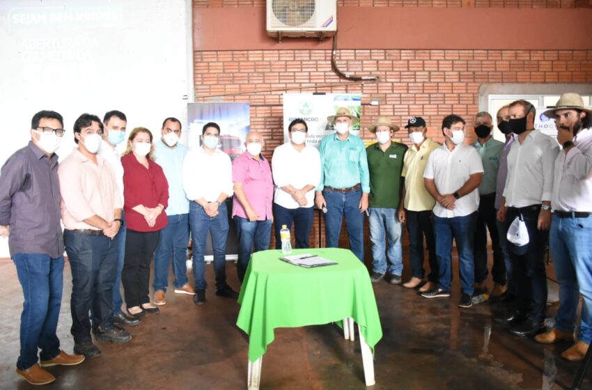  Deputados visitam obra da PI 392 e participam da abertura da colheita da soja