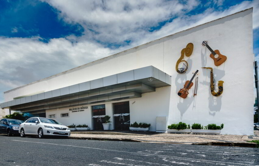  Palácio da Música oferece curso de instrumento on line
