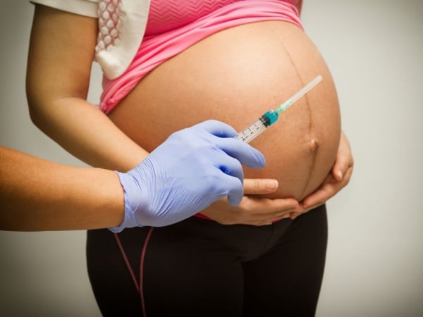  Pfizer e BioNTech começam a testar vacina contra covid-19 em grávidas