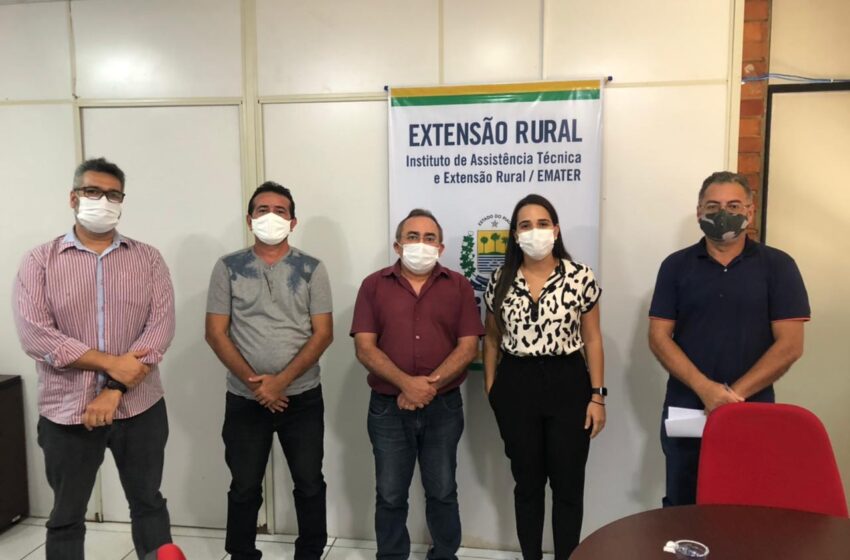  Elzuila Calisto firma parceria com Emater para execução de projeto agrícola na zona rural