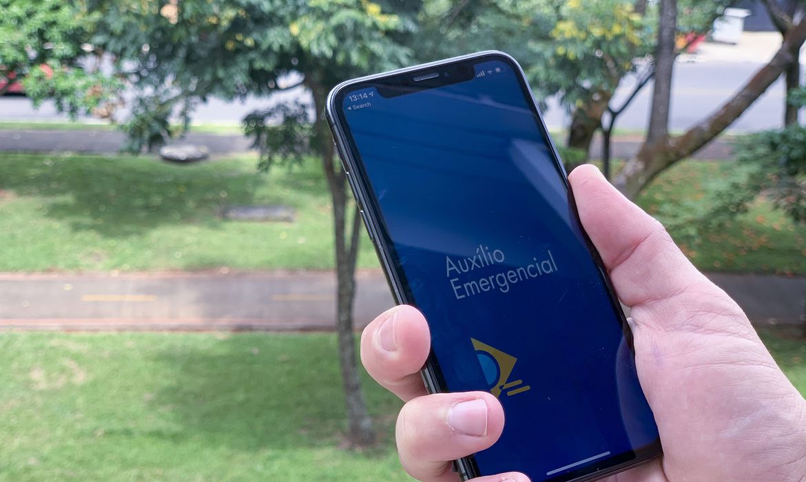 Piauí tem a 3ª menor proporção de celular nos domicílios