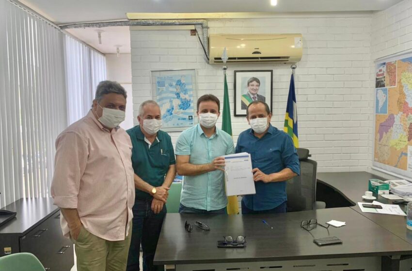  Deputado Júlio Arcoverde busca recursos para asfaltamento em São Pedro do Piauí