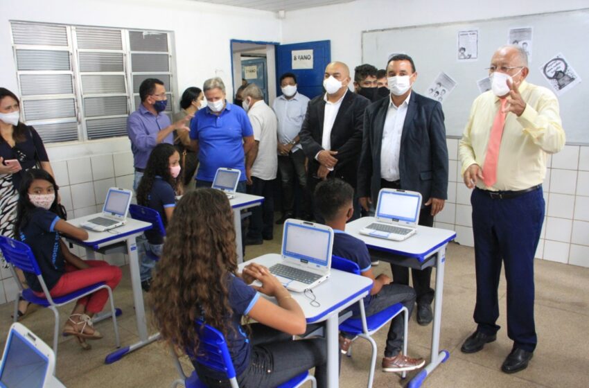  Doutor Pessoa inaugura primeira Sala Virtual em escola da zona Rural de Teresina 