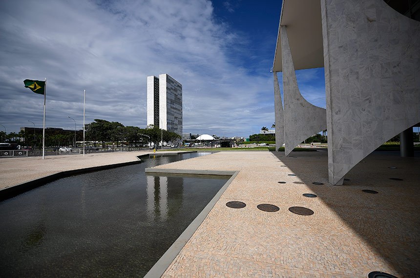 Congresso analisa seis vetos presidenciais nesta terça(17)