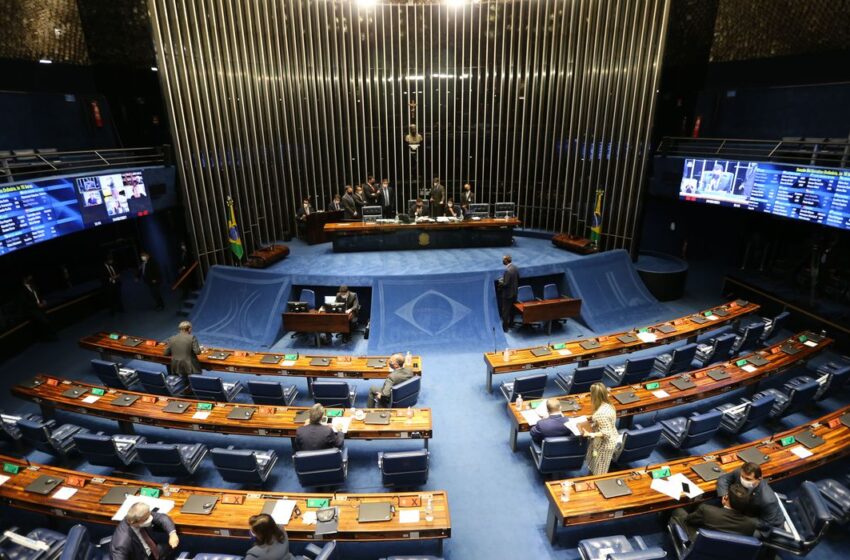  Nenhum senador piauiense compõe a comissão de recesso