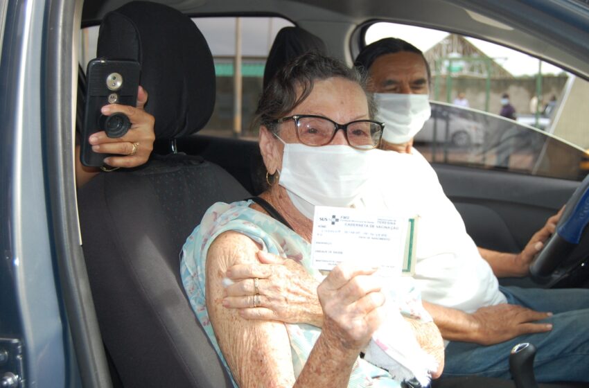  Teresina abre drive thru na segunda (05) e terça (06) para vacinação de pessoas de 47 anos