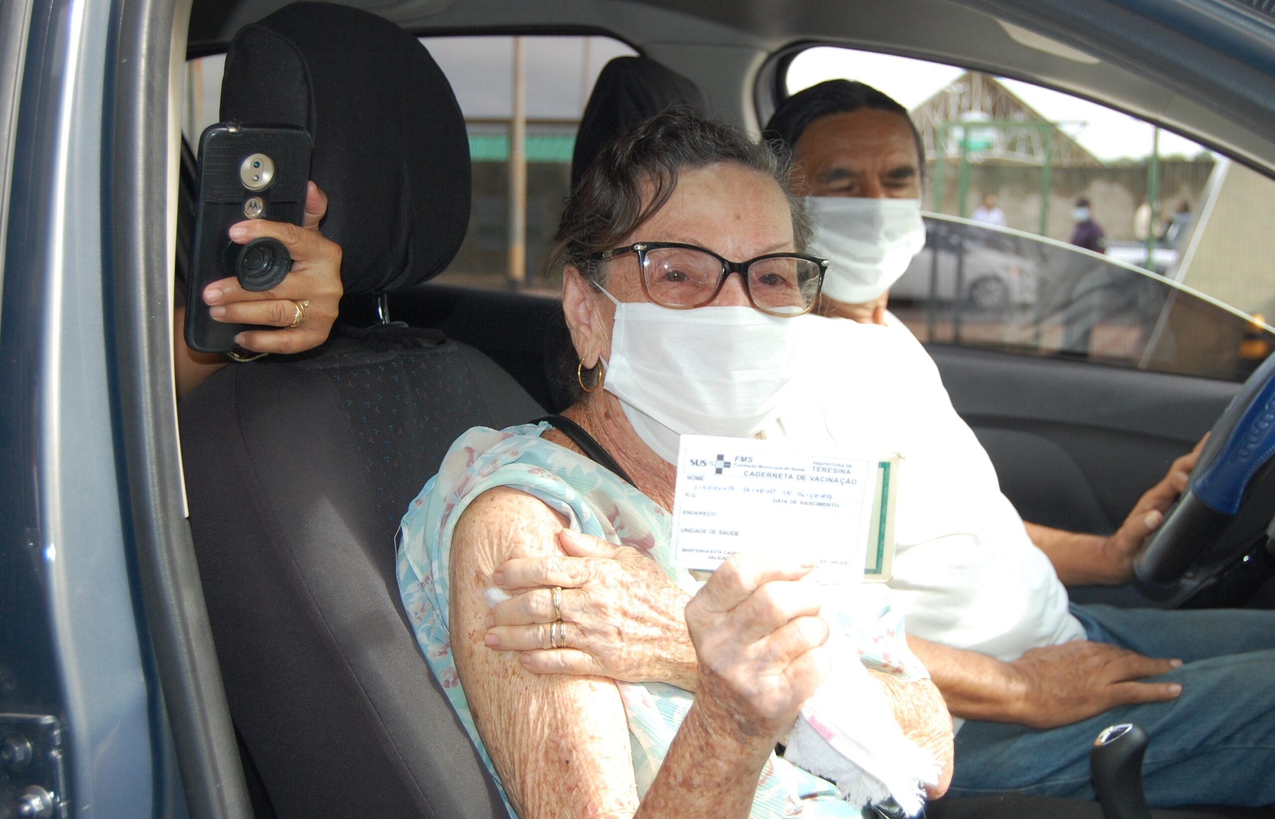 Teresina abre drive thru na segunda (05) e terça (06) para vacinação de pessoas de 47 anos