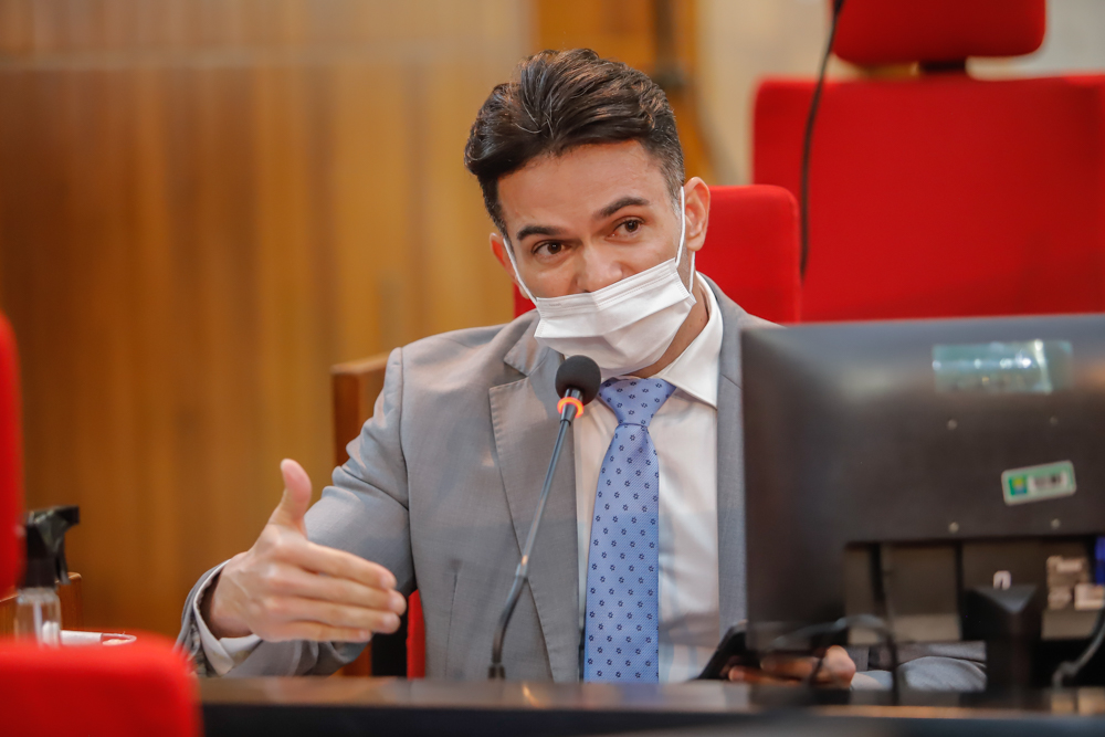 Deputado B. Sá cobra conclusão das obras da UESPI em Oeiras