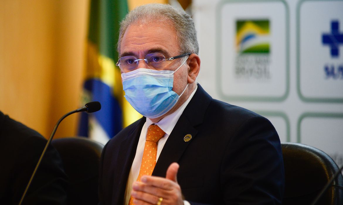 Ministério da Saúde revisa vacinação de adolescentes