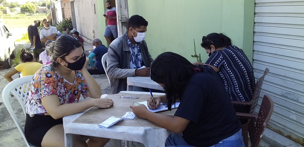 Prefeitura cadastra famílias em ocupação na zona norte de Teresina