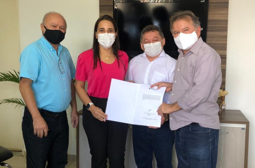  Vereadora Elzuila trata sobre liberação de seiscentos mil para Atenção Básica de Saúde