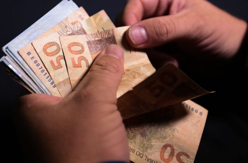  Congresso aprova Orçamento de 2024 com salário mínimo de R$ 1.412