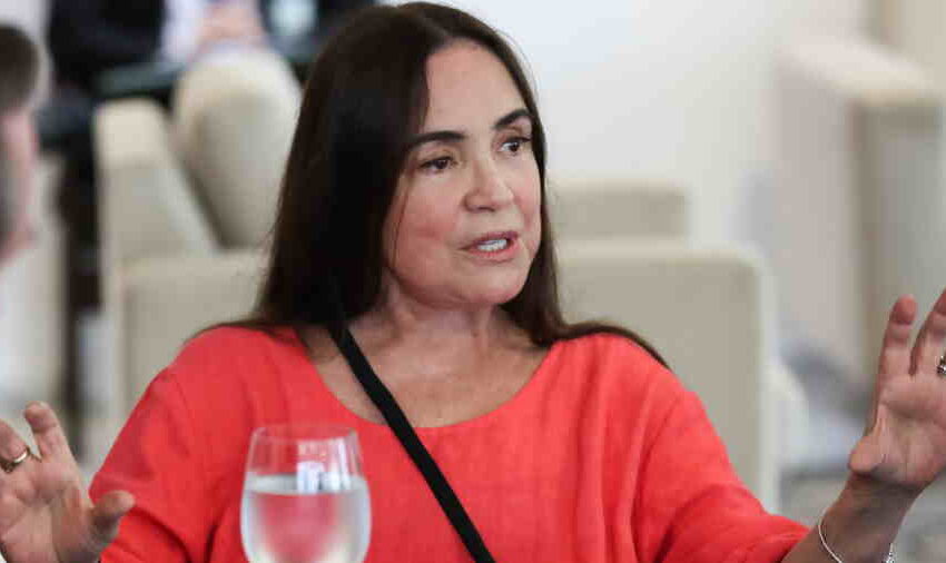  Atores de esquerda impedem contratação de Regina Duarte para novela