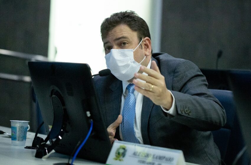  Vereador Aluísio Sampaio propõe prioridade para vacinação de trabalhadores de postos de combustível