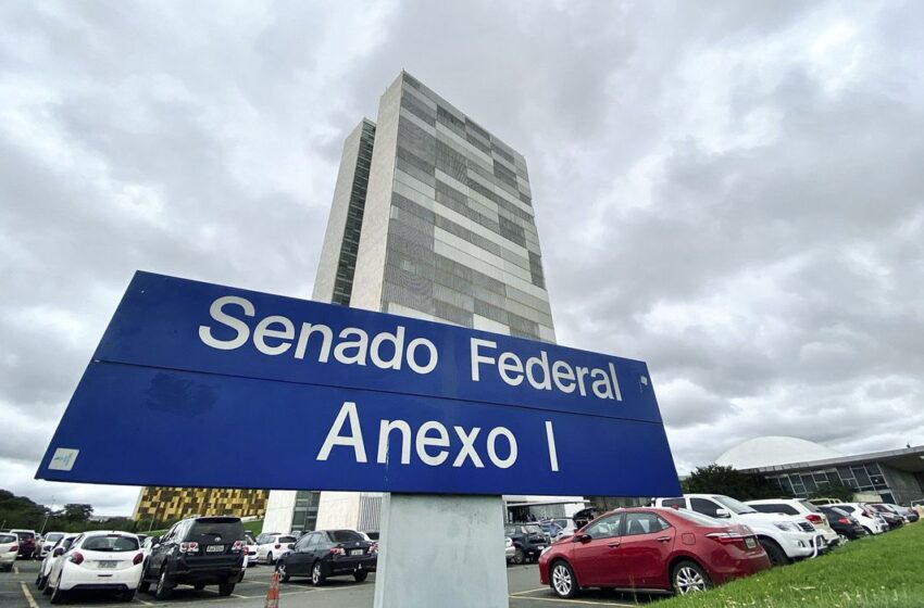  Congresso aprova crédito de R$ 3,5 bi para artistas e segurança de Brasília