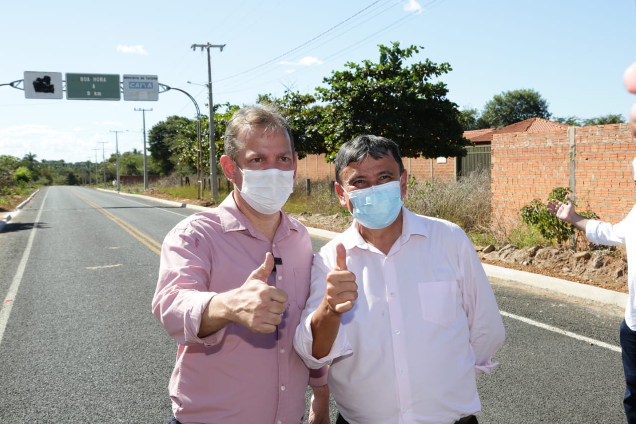 Governador e Castro Neto inauguram obras em Boqueirão do Piauí