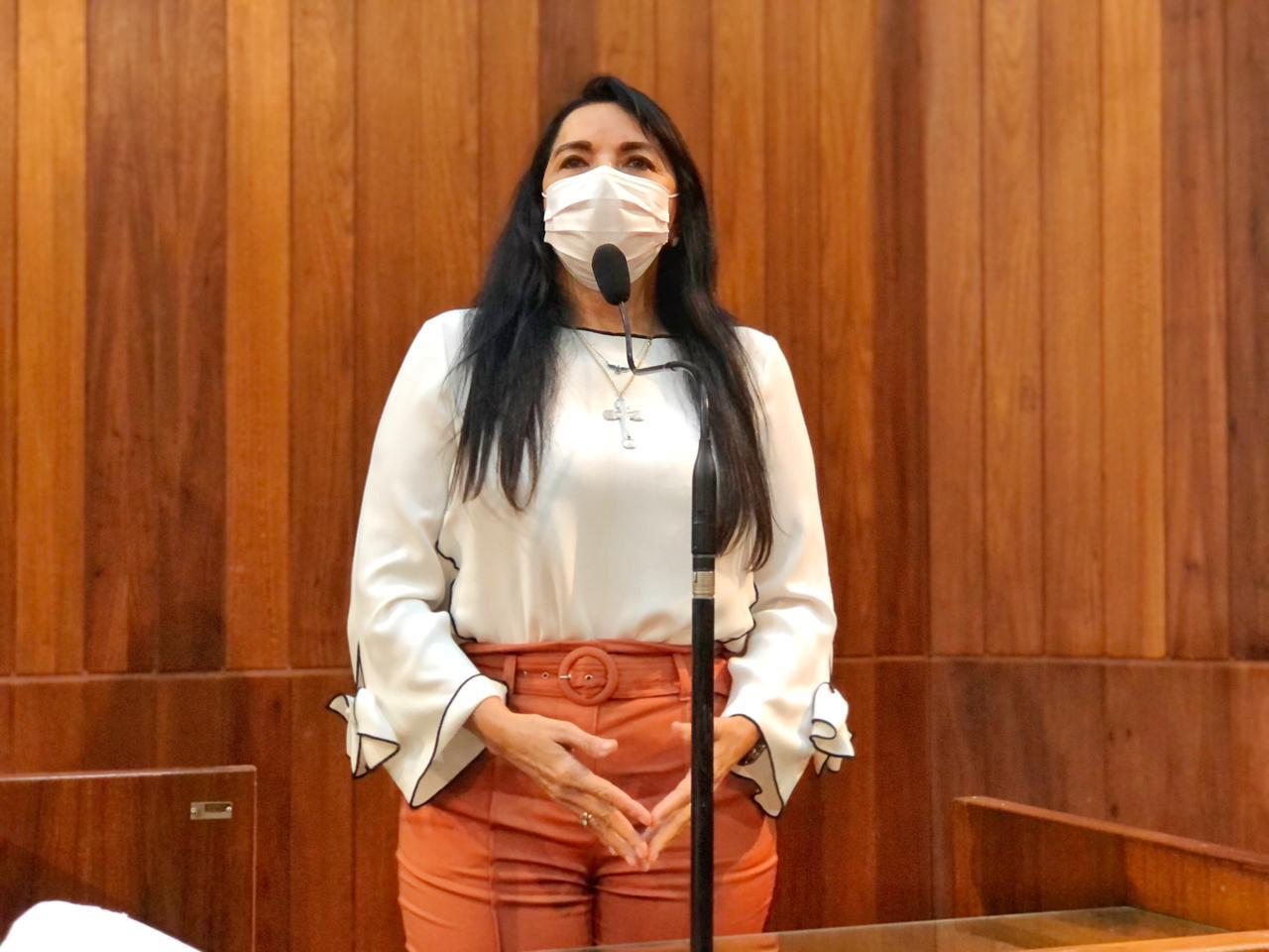 Auxílio proposto pela deputada Teresa Britto vai garantir R$ 500 para órfãos da pandemia