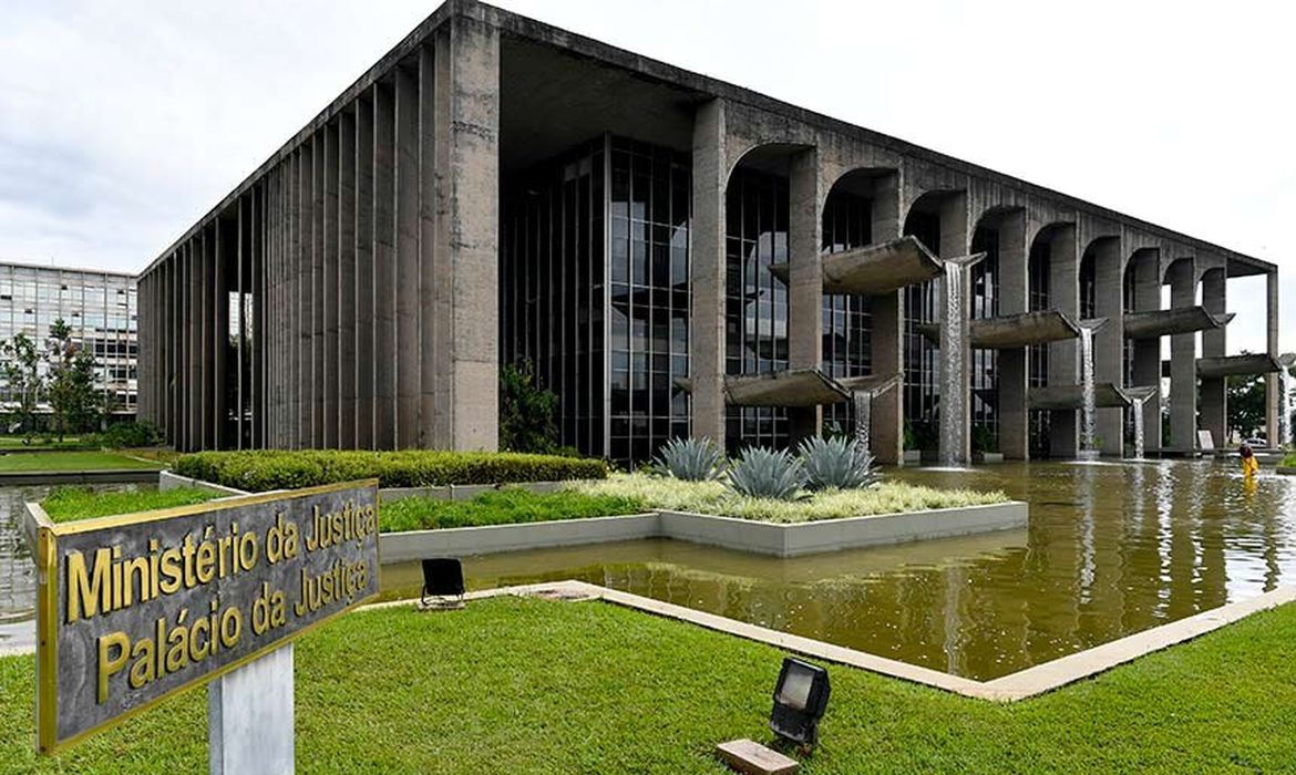 Polícias iniciam operação contra exploração sexual infantil em Teresina e mais quatro cidades do Piauí