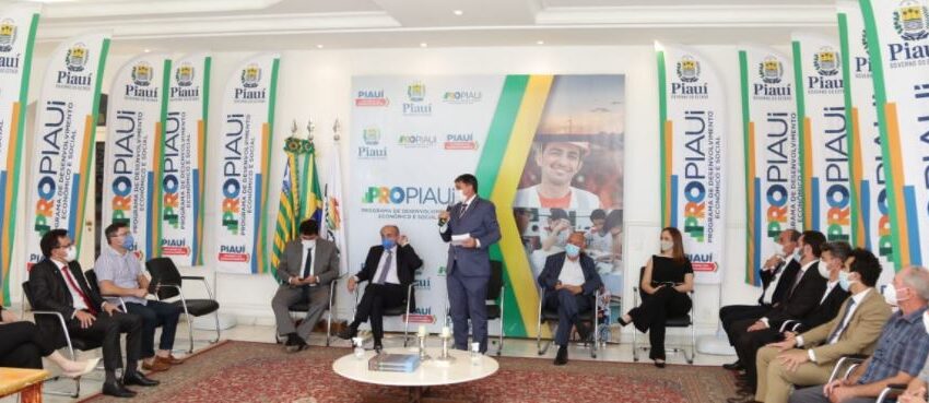  Propaganda ostensiva do ProPiauí chama atenção na solenidade de assinatura da parceria da Rodovia Transcerrados