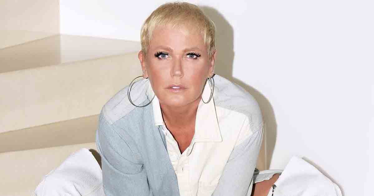 Xuxa chama seguidora de ‘feia, mal comida e escrota’