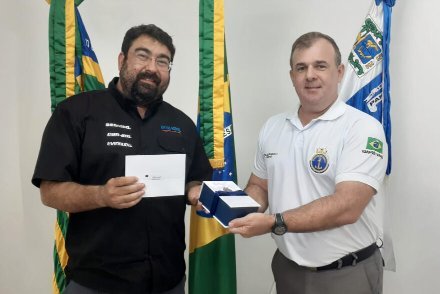 Marinha do Piauí recebe doação de píer flutuante