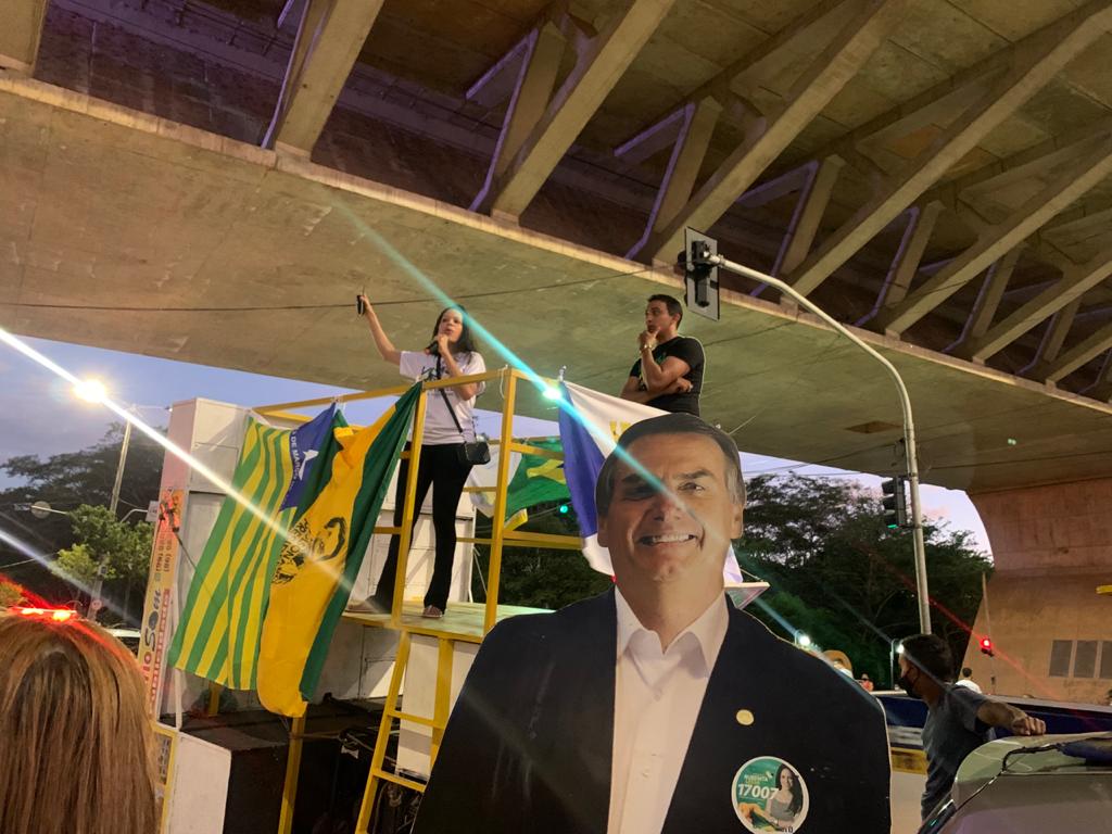 Manifestantes fazem atos a favor de Bolsonaro e do voto auditável