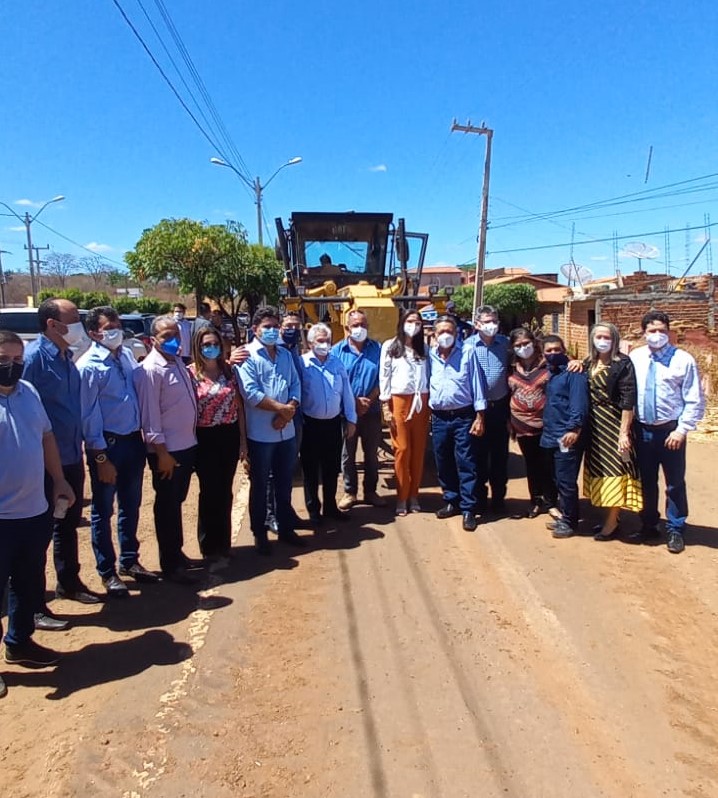 Senador Elmano visita obras da BR-316/PI em Picos