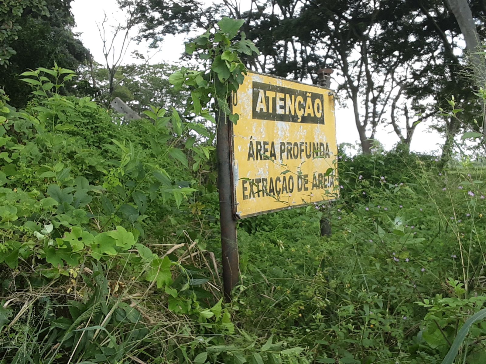 Prefeitura paralisa nove dragas irregulares em Teresina