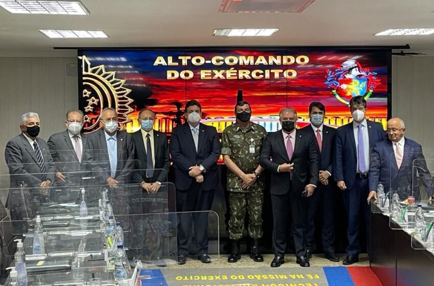  Deputado Átila Lira se reúne com Alto Comando do Exército