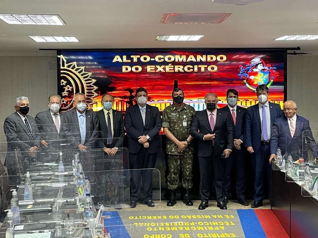 Deputado Átila Lira se reúne com Alto Comando do Exército