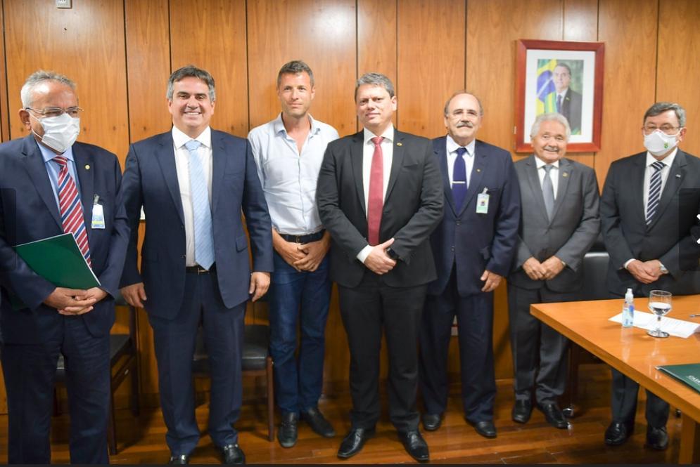 Deputado Átila Lira participa de reunião com ministro-chefe da Casa Civil